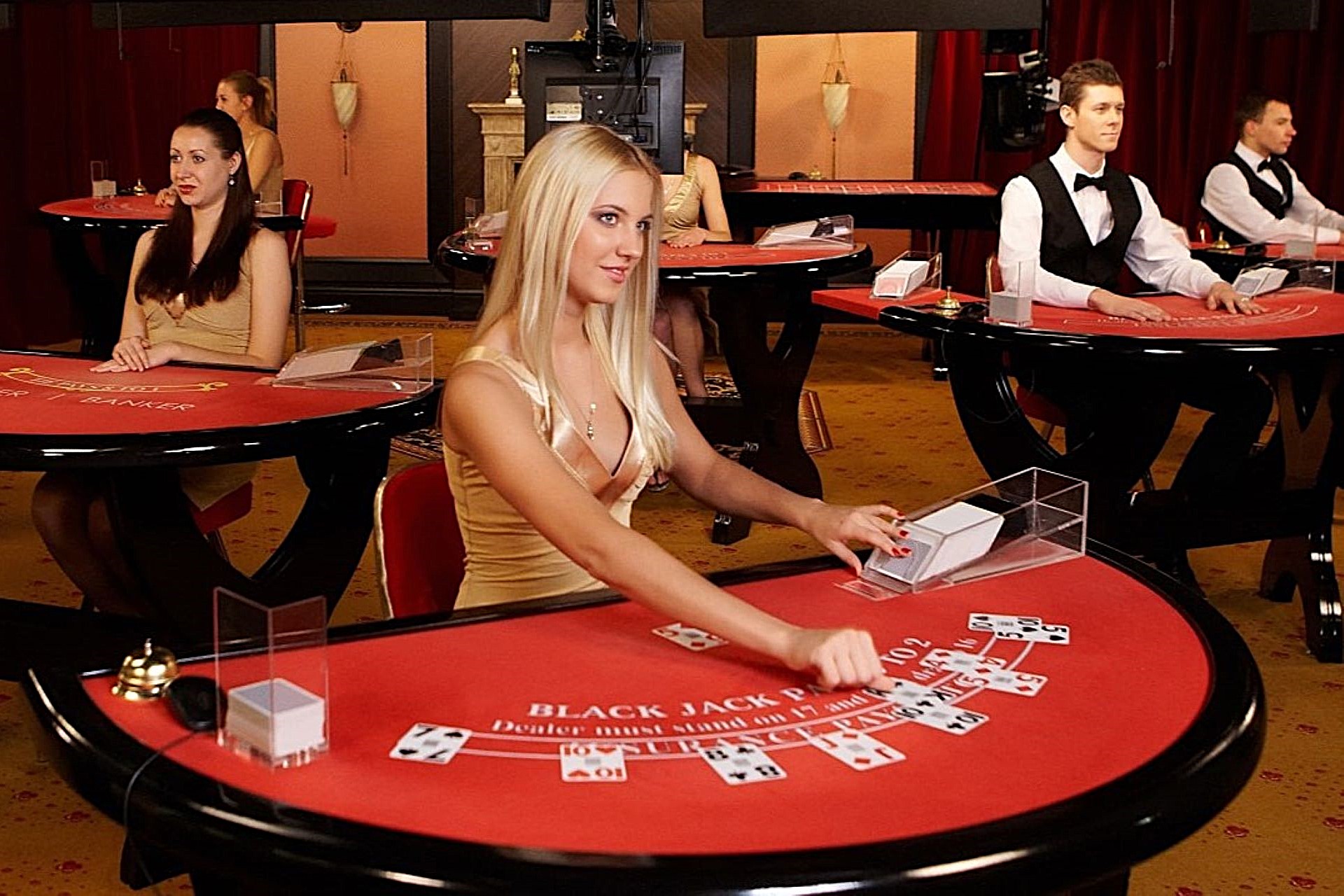 Why Live Dealer Games Are Dominating Online Casinos